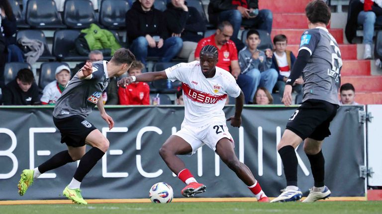 Mansour Ouro Tagba spielte in der vergangenen Saison auf Leihbasis für den VfB Stuttgart.