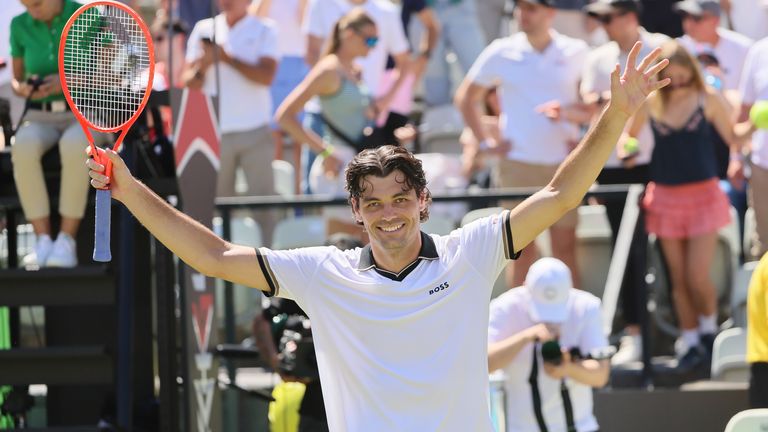 Taylor Fritz zieht in Stuttgart ins Finale ein.