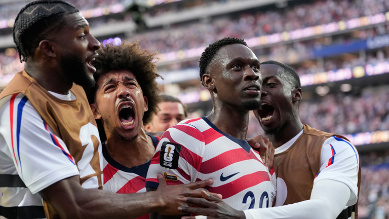Die USA feiert ihren Auftaktsieg gegen Paraguay. Heute geht es um 21:00 Uhr gegen Australien - live auf MagentaTV und in der ARD. 