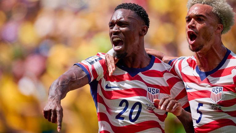 Kann die USA auch das dritte Gruppenspiel gewinnen? Anpfiff gegen die Türkei ist am 26.06. um 04.00 Uhr, live bei MagentaTV.