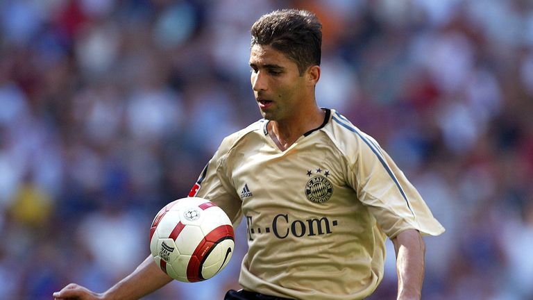 Vahid Hashemian  im Bayern-Trikot in der Saison 2004/2005.