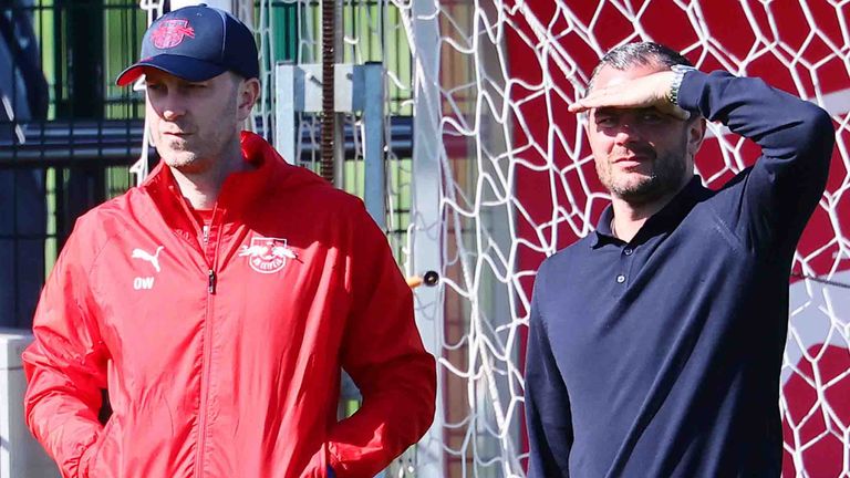 Trainer Ole Werner (l.) musste bei RB Leipzig seinen Platz räumen.