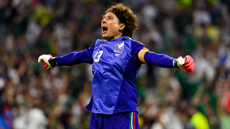 Veteran Guillermo Ochoa und Mexiko treffen heute Nacht im Sechzentelfinale auf Ecuador. Ab 3:00 Uhr live und exklusiv bei MagentaTV. 