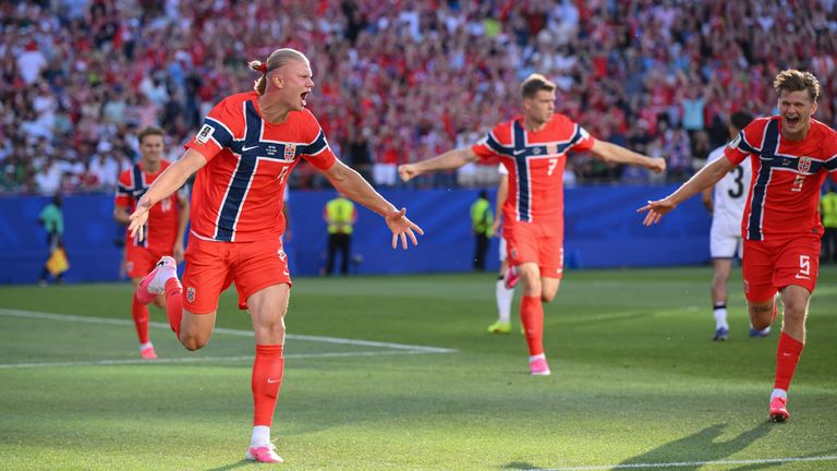 Norwegenverzweifelt an Cap Verdes Defensive. Am Sonntag soll gegen Saudi Arabien der erste Sieg her. Ab 18:00 Uhr live und exklusiv auf Mage
