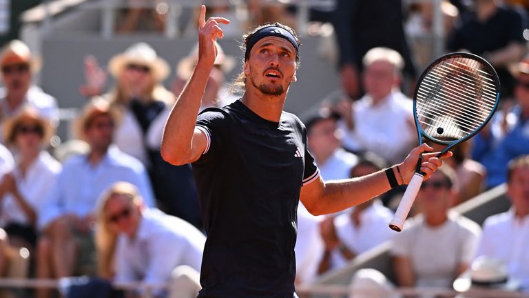 Alexander Zverev schaut auch auf der Weltrangliste nach oben.