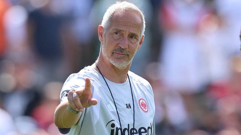 Adi Hütter startet in seine zweite Amtszeit bei Eintracht Frankfurt.