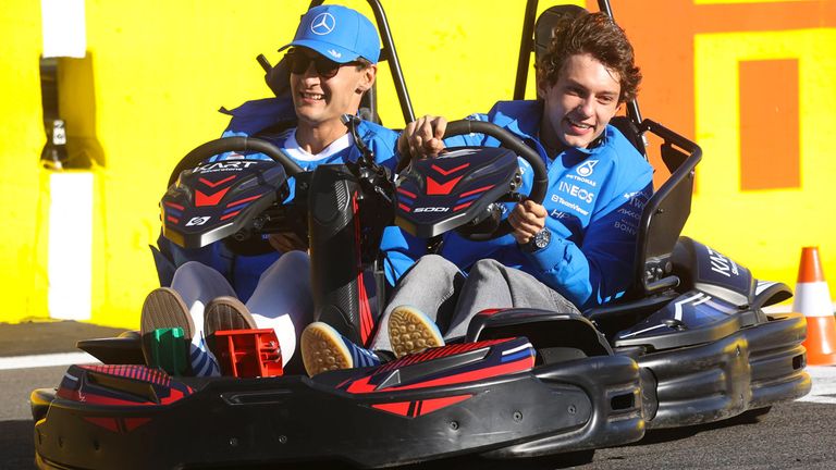 Sind in dieser Saison nicht immer auf Augenhöhe: Die Mercedes-Piloten George Russell und Kimi Antonelli (r.).