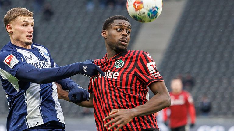 Noel Aseko lief in der abgelaufenen Saison noch für Hannover 96 auf. Bayern holte das Talent per Rückkaufklausel zurück.