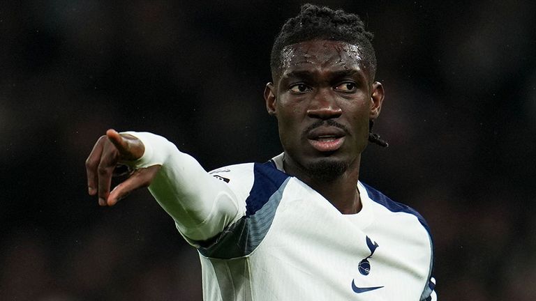 YVES BISSOUMA - letzter Verein: Tottenham Hotspur.