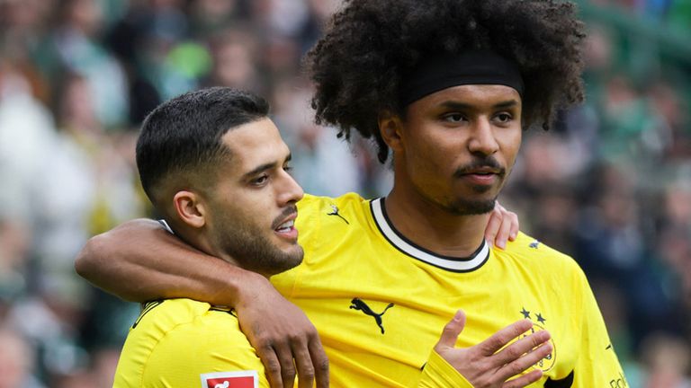BVB-Star Yan Couto (r., hier im Bild mit Karim Adeyemi) zieht es nach Italien.