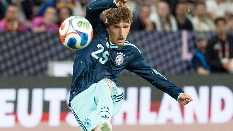 Lennart Karl verpasste die WM verletzungsbedingt. Der Bayern-Profi ist einer der Hoffnungsträger für die Nationalmannschaft.