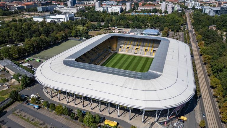 Dynamo Dresden: Rudolf-Harbig-Stadion, Kapazität: 32.123 Plätze