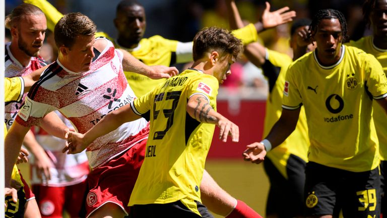 Der BVB verliert den Test bei Drittliga-Absteiger Fortuna Düsseldorf trotz Führung. 