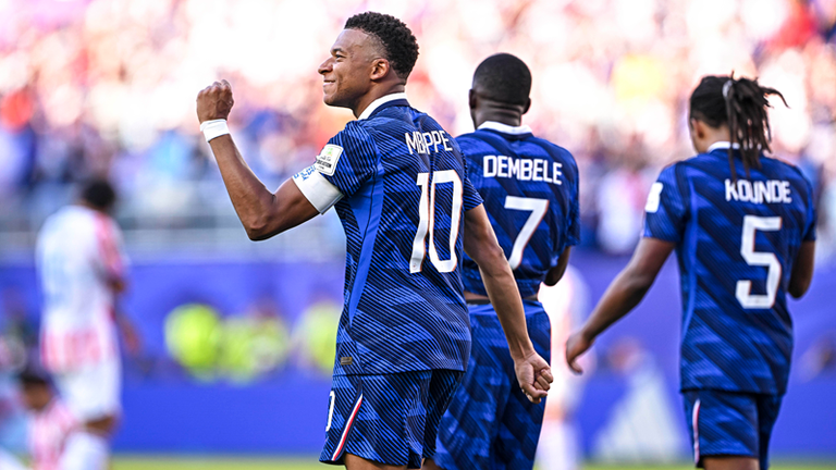 Kylian Mbappe und Frankreich treffen im Viertelfinale auf Marokko. Am Donnerstag, den 9. Juli live bei MagentaTV und in der ARD. 
