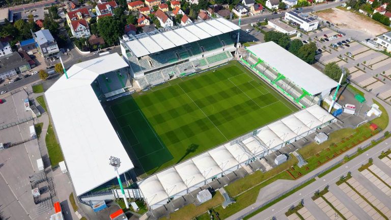 SpVgg Greuther Fürth: Sportpark Ronhof, Kapazität: 16.626 Plätze