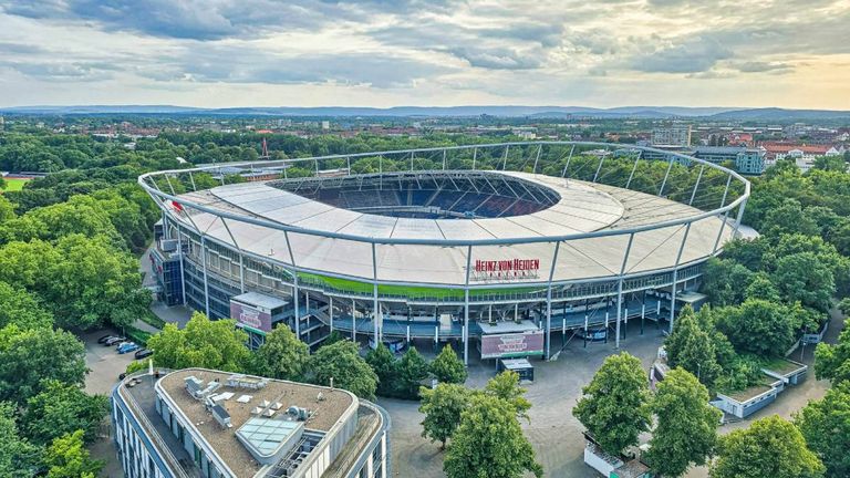 Hannover 96: Heinz von Heiden Arena, Kapazität: 49.000