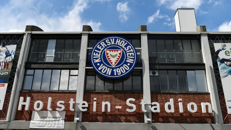 Holstein Kiel: Holstein-Stadion, Kapazität: 15.034 Plätze