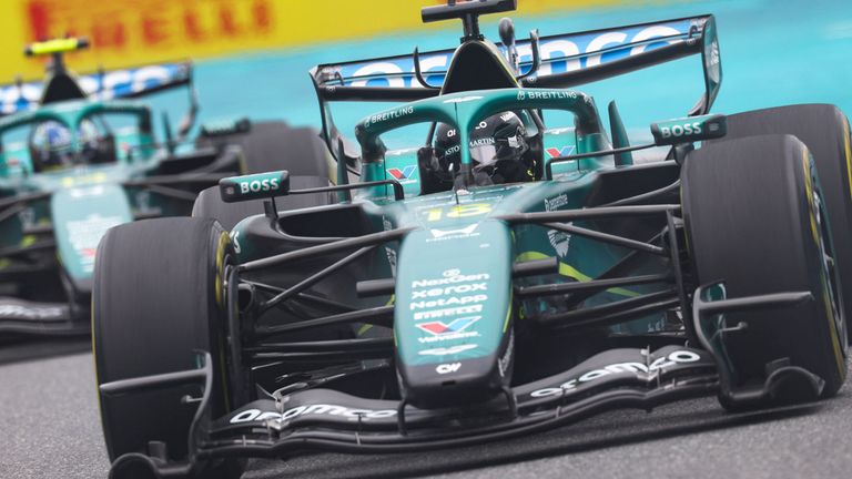 Lance Stroll (v.), Fernando Alonso und Aston Martin fahren 2026 ganz weit hinterher.
