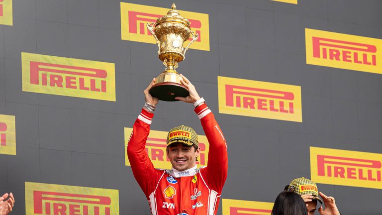 Starker Auftritt in Silverstone: Charles Leclerc feiert seinen ersten Saisonsieg 2026 und meldet sich mit einem souveränen Erfolg beim Großen Preis von Großbritannien eindrucksvoll im Titelkampf zurück.