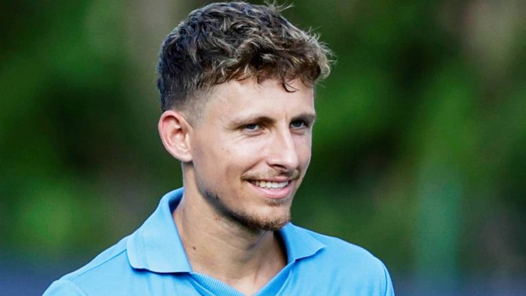 Jesper Lindström wird sich voraussichtlich bald das königsblaue Trikot überstreifen. 