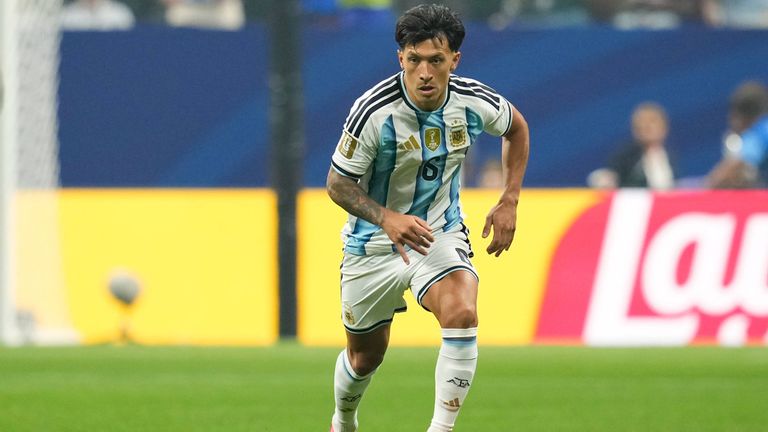 1 Spieler: Manchester United - Lisandro Martinez