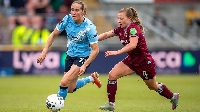 Die deutsche Nationalspielerin Sydney Lohmann (l.) steht bei Manchester City unter Vertrag.