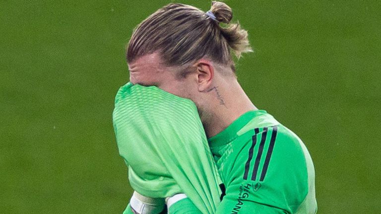Torwart Loris Karius hatte vor seiner Zeit beim FC Schalke 04 schwere Phasen zu überstehen. 