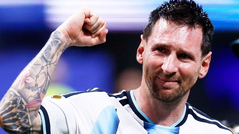Lionel Messi steht mit Argentinien im WM-Viertelfinale. 