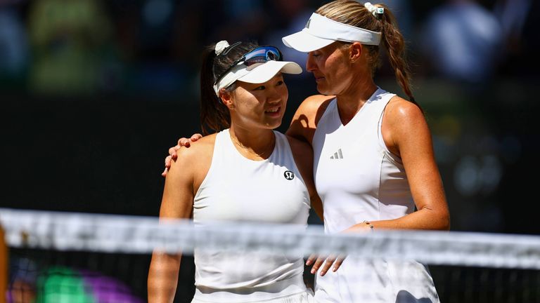  Kristina Mladenovic (re.) und Guo Hanyu holen den Doppeltitel in Wimbledon.