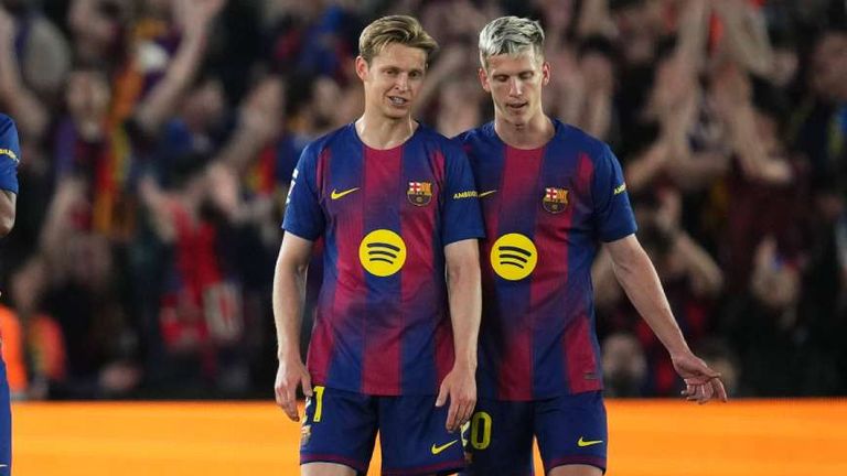 Frenkie de Jong (l.) stellt eine feste Säule im Mittelfeld des FC Barcelona dar - jetzt fällt er monatelang aus.