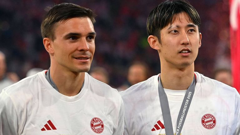 Joao Palhinha (l.) soll den FC Bayern verlassen. Er selbst will aber um seinen Platz offenbar kämpfen. 