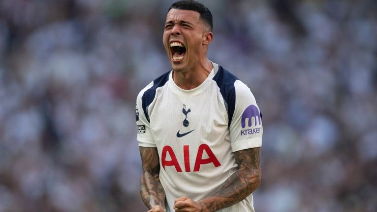 1 Spieler: Tottenham Hotspur - Pedro Porro (im Bild)