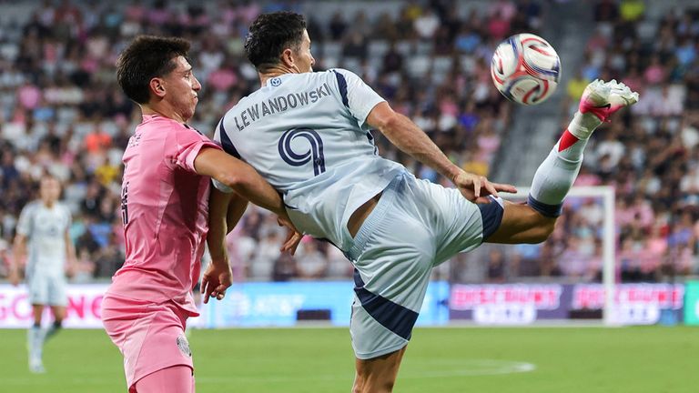 Robert Lewandowski verliert bei seinem MLS-Debüt für Chicago Fire gegen den Messi-Klub Inter Miami.