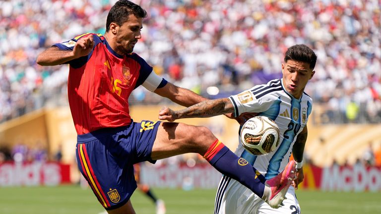 Rodri hat den Fußball im wahrsten Sinne des Wortes durchgespielt.