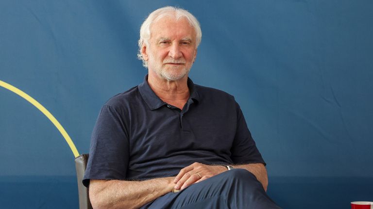 DFB-Spotdirektor Rudi Völler ist am Mittwoch zusammen mit VfB Stuttgart-Trainer Sebastian Hoeneß Podiumsgast auf der DFB-Trainertagung