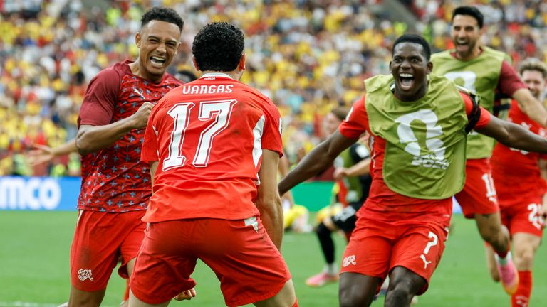 Die  Schweiz zieht erstmals seit 1954 in ein WM-Viertelfinale ein. 