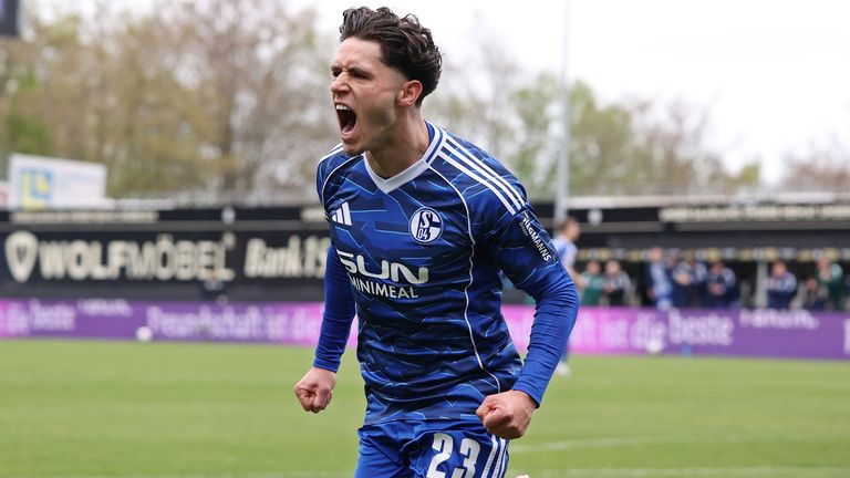Soufiane El-Faouzi und der FC Schalke 04 setzen ihre Zusammenarbeit fort.