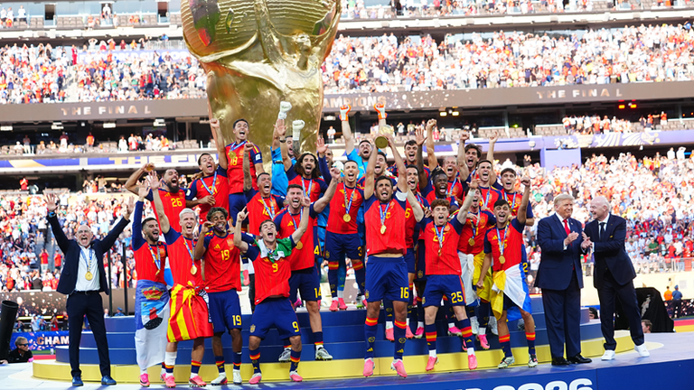 Spanien krönt sich nach dem 1:0 nach Verlängerung gegen Argentinien zum Weltmeister 2026.