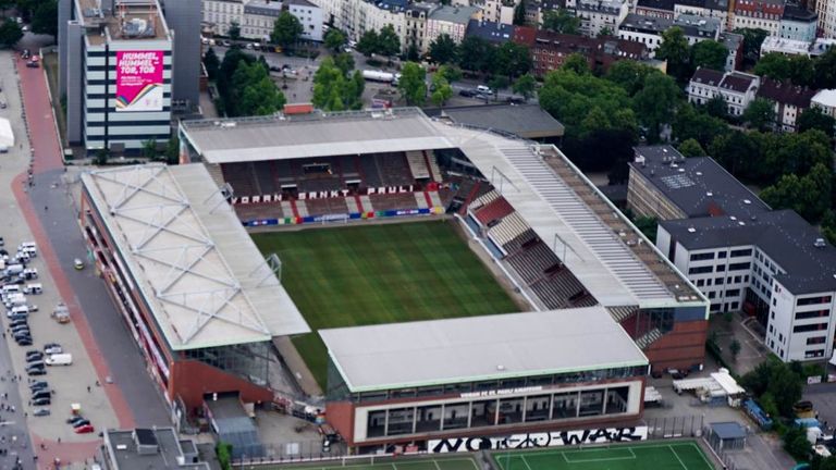FC St. Pauli: Millerntor-Stadion, Kapazität: 29.546 Plätze