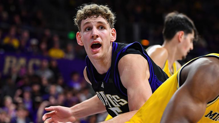 Hannes Steinbach wurde beim NBA-Draft von den Charlotte Hornets ausgewählt.