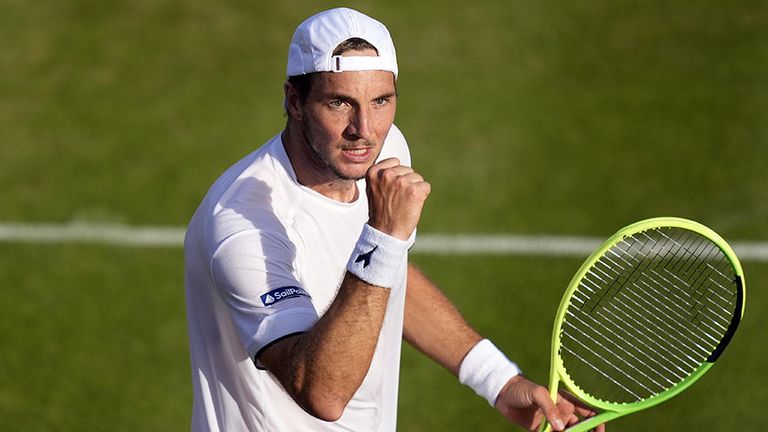 Jan-Lennard Struff ballt die Siegerfaust.