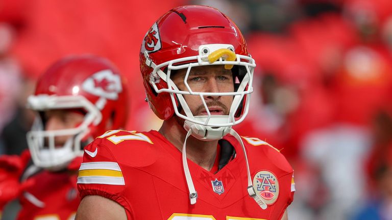 Travis Kelce mit der Trikotnummer 87 spielt die Position Tight End bei den Kansas City Chiefs. 