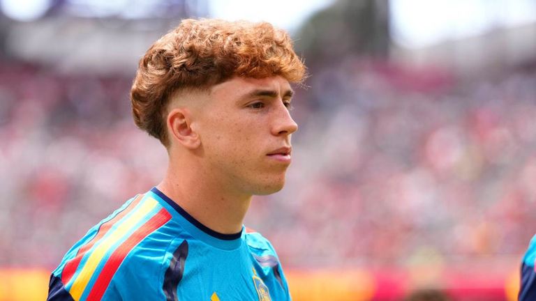 1 Spieler: FC Liverpool - Victor Munez (im Bild, zum 01.07.26 von CA Osasuna gewechselt)