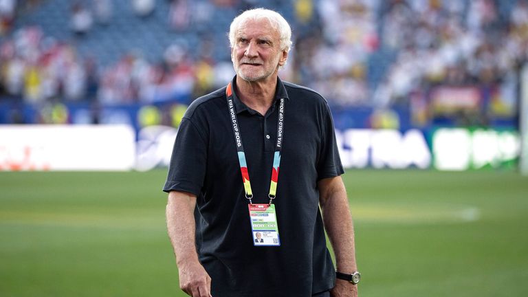 Rudi Völler bleibt dem DFB trotz des peinlichen WM-Aus in seiner Rolle als Sportdirektor erhalten. 