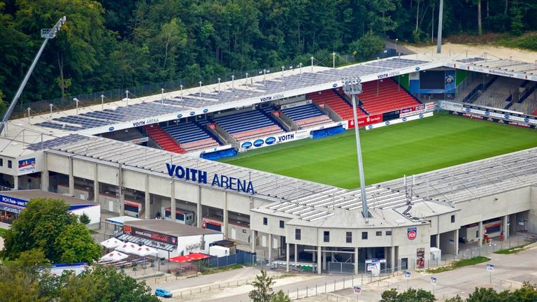 1. FC Heidenheim: Voith-Arena, Kapazität: 15.000 Plätze