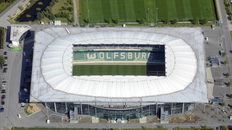 VfL Wolfsburg: Volkswagen Arena, Kapazität: 28.917 Plätze