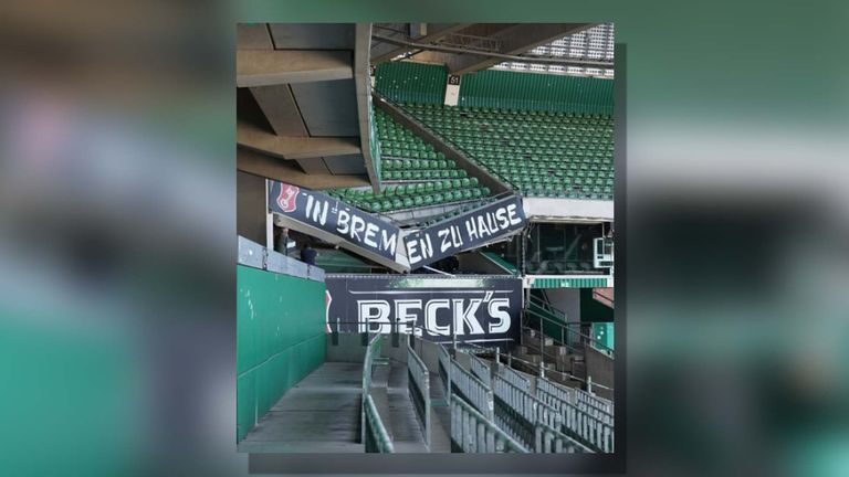 Im Weserstadion ist eine Tribüne eingestürzt. (Quelle: Werder Bremen @Instagram)