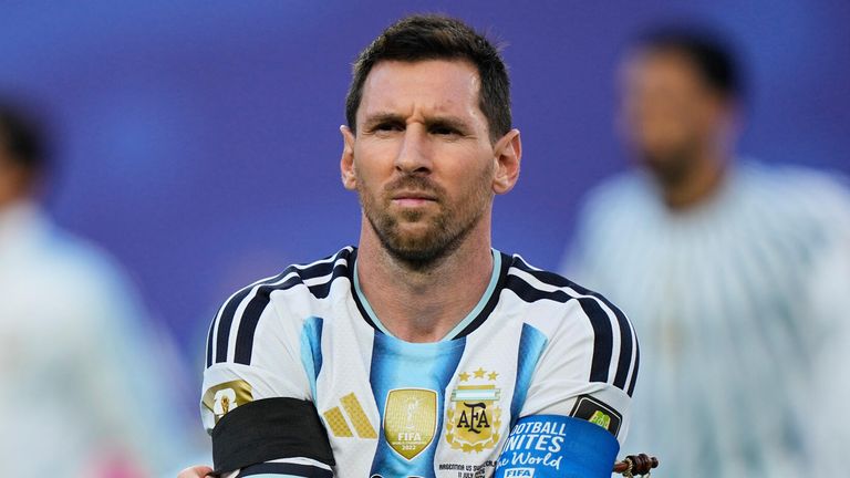 Argentina's Lionel Messi prepares to take the pitch ahead of the World Cup quarterfinal soccer match against Switzerland in Kansas City, Mo., Saturday, July 11, 2026. (AP Photo/Charlie Riedel)