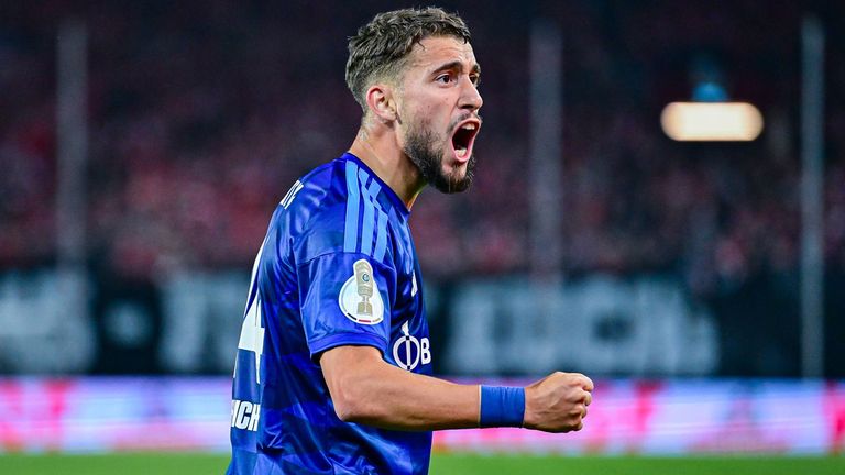 Adil Aouchiche verlängert bei Schalke.