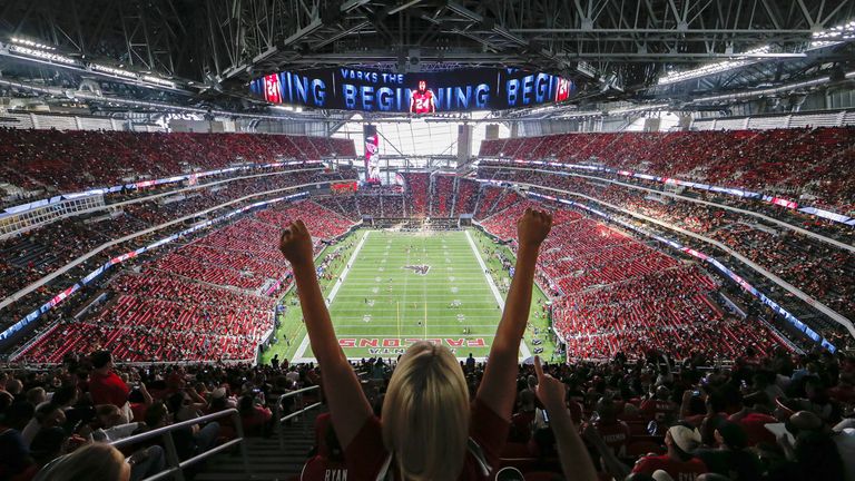 Atlanta Falcons - Mercedes-Benz Stadium, Kapazität: 71.000